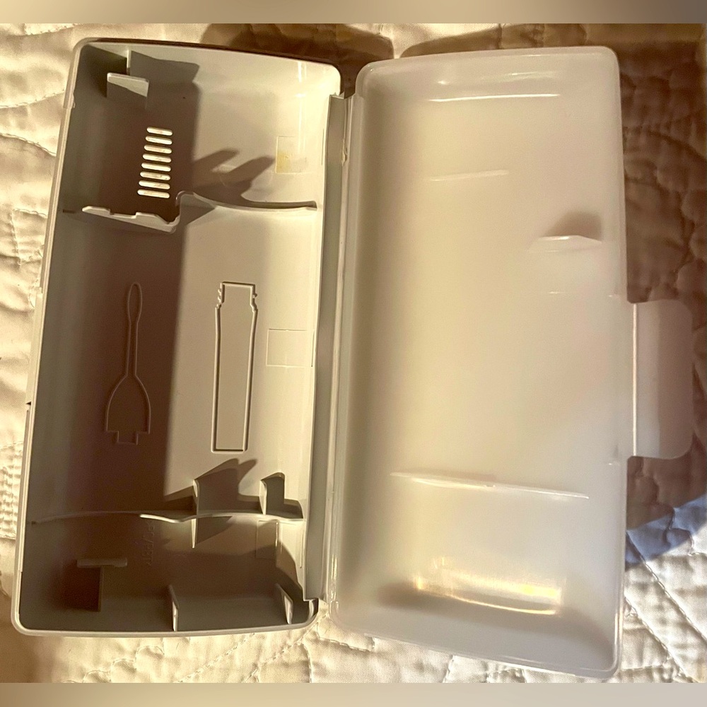 3/$15 TWO Philips Sonicare White Electric Toothbrush Travel Cases